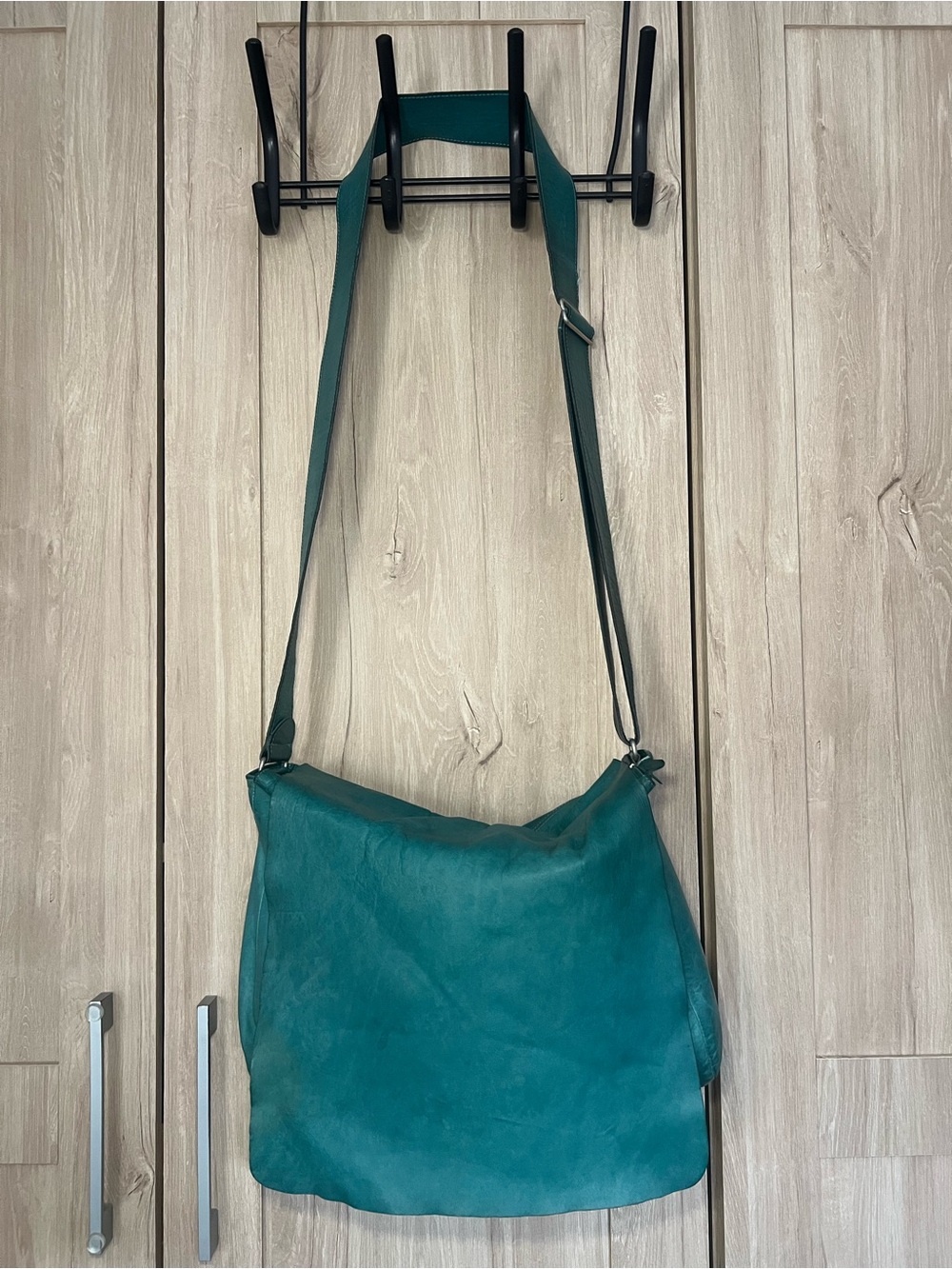 m0851 Leather Messenger Crossbody Bag – Teal
